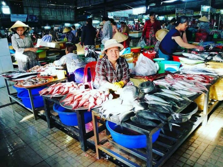 Chợ hải sản Phú Lộc - 1 trong các chợ nổi tiếng ở Đà Nẵng