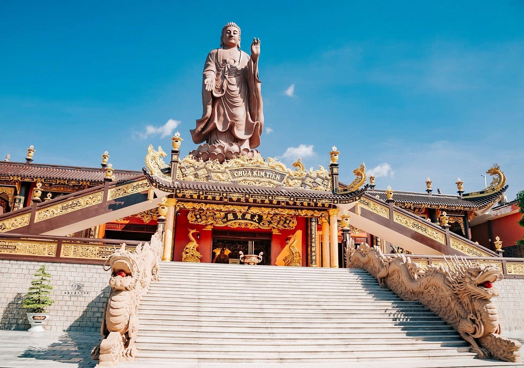 Chánh điện của chùa Kim Tiên 